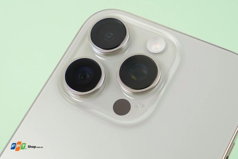 2026 nên mua máy nào? 12 So sánh Oppo Reno15 và iPhone 16 Pro hình 12