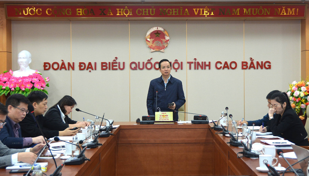 Chủ tịch UBND tỉnh Lê Hải Hoà phát biểu tại buổi làm việc với Công ty cổ phần công nghệ số thông minh (SDT) đánh giá về hoạt động của về Hệ thống Quản lý dự án đầu tư công tỉnh Cao Bằng và trao đổi một số dịch vụ công nghệ thông tin, chuyển đổi số của Công ty.