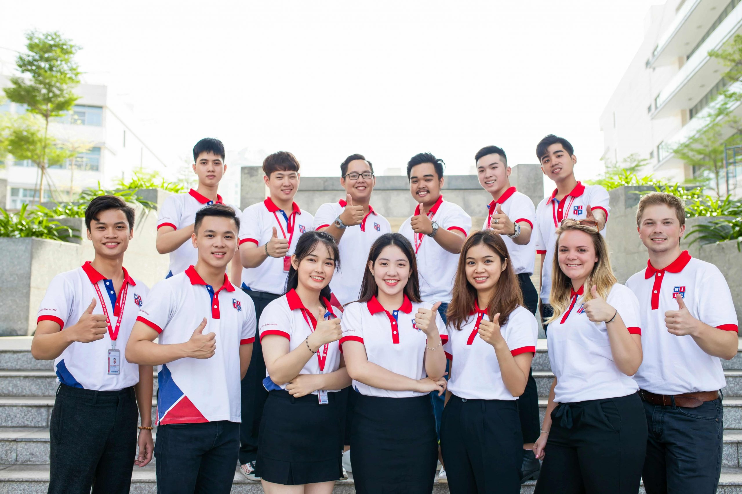 NIIE hoc gi de khong bi tut hau trong ky nguyen AI 4 scaled