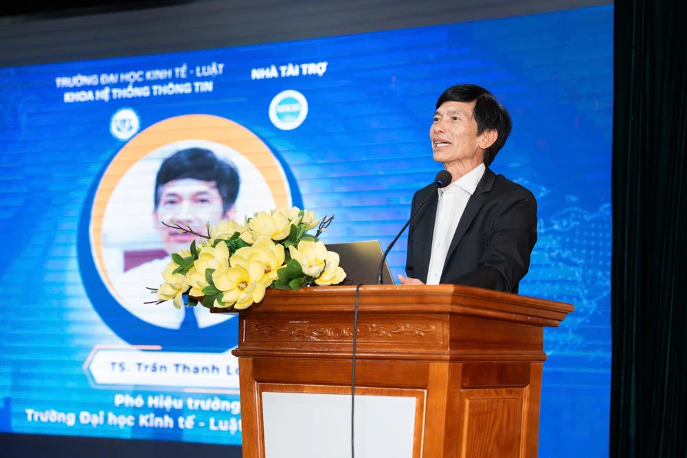 doanh-nghiep-uel-thuong-mai-dien-tu (4).jpg