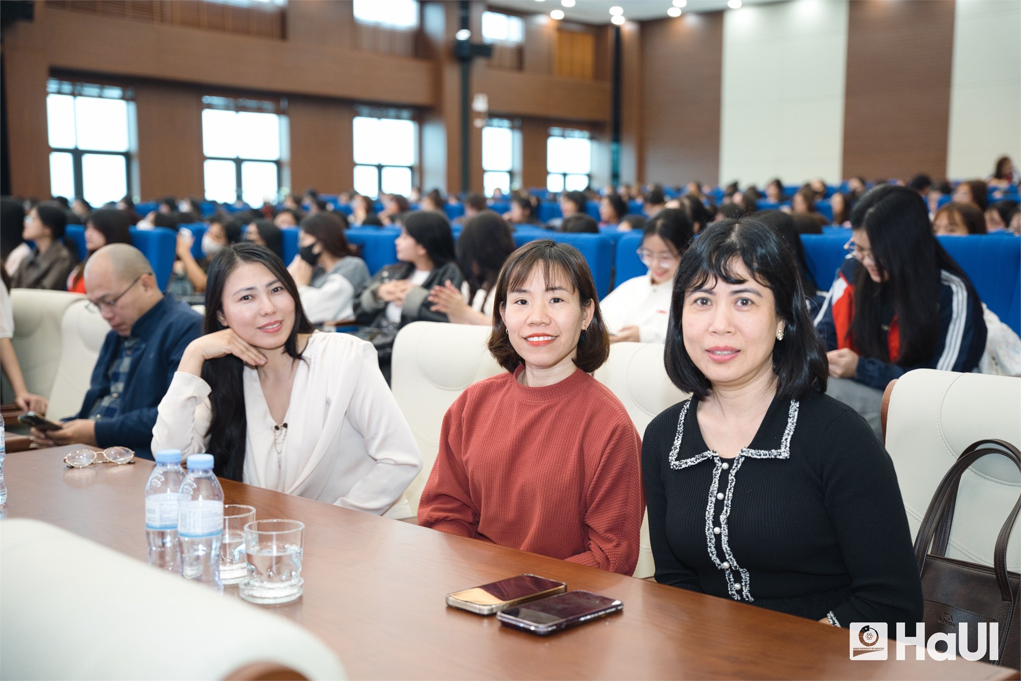 Workshop `Tự động hóa và trí tuệ nhân tạo trong ngành dệt may` tại Đại học Công nghiệp Hà Nội