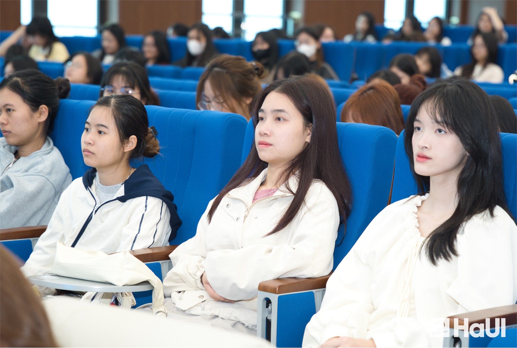 Workshop `Tự động hóa và trí tuệ nhân tạo trong ngành dệt may` tại Đại học Công nghiệp Hà Nội