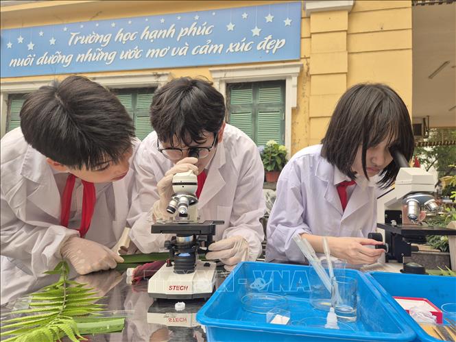 Ứng dụng AI góp phần thay đổi cách tiếp cận tri thức cho học sinh Thủ đô 3 Chú thích ảnh