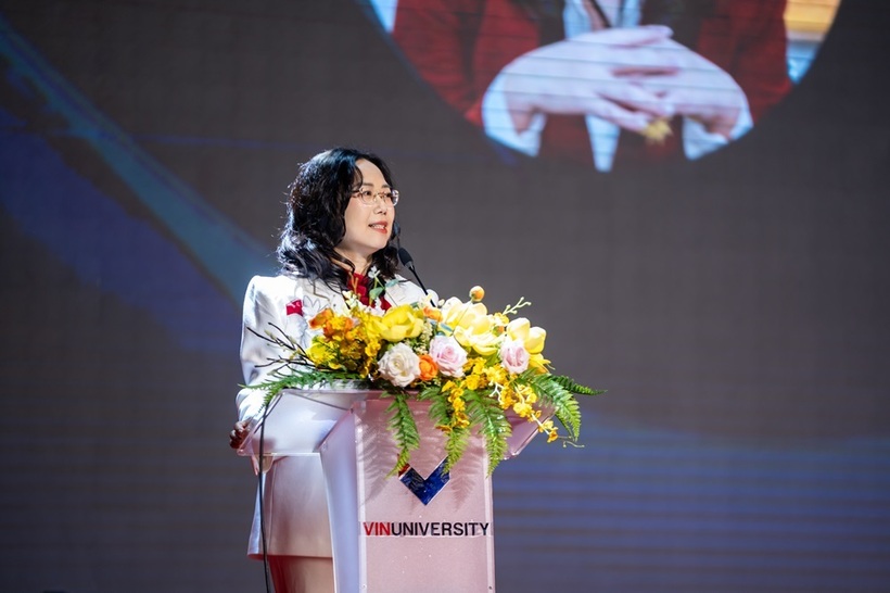 Tiến sĩ Lê Mai Lan - Phó Chủ tịch Tập đoàn Vingroup, Chủ tịch Hội đồng Trường Đại học VinUni phát biểu tại lễ khai giảng, chính thức kick off chương trình học.