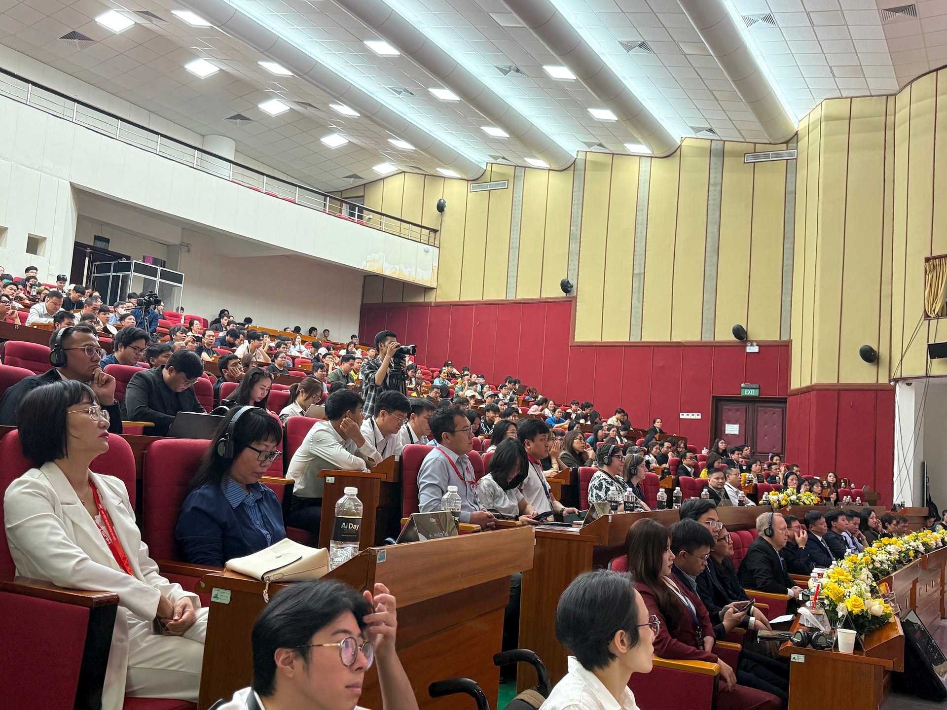 Xu hướng chuyển đổi từ ứng dụng sang tự chủ AI 2 img_9094.jpeg