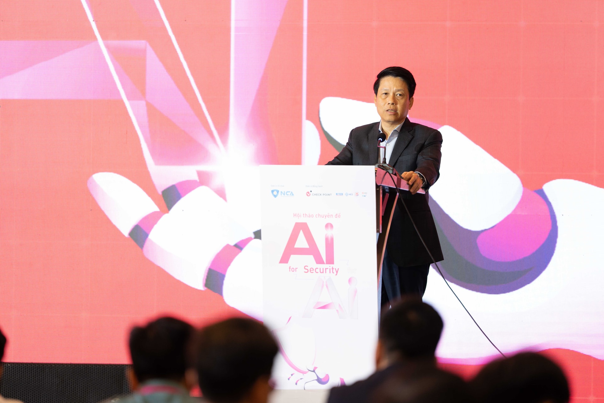 NCA thúc đẩy an ninh mạng trong tiến trình chuyển đổi AI tại Việt Nam 2 Ong Dung